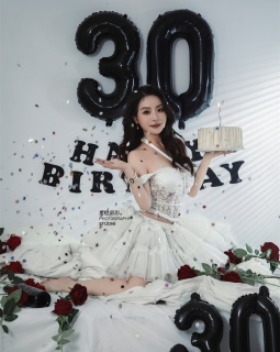 【内景】快乐的人会发光，生日写真