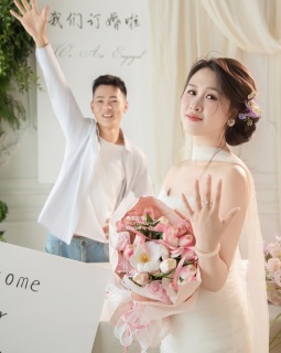 【内景】拍预制订婚照，享松弛人生