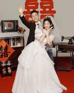 【内景】甜蜜喜事，复古喜嫁婚纱照要多甜有多甜