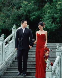 【外景】中式园林的一抹红，感受东方美学的温婉