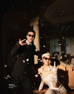 【内景】真的超出片！谁懂复古老钱风婚纱照的高级感 