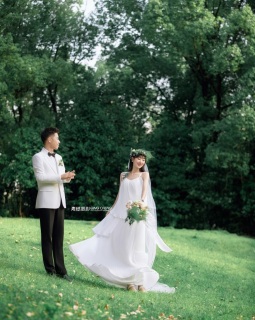 【外景】在夏天无法拒绝的森系婚纱照，超治愈